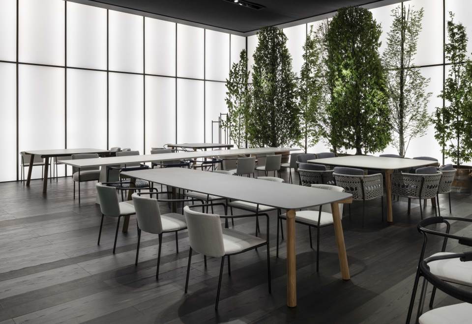 Kasumi Table Outdoor